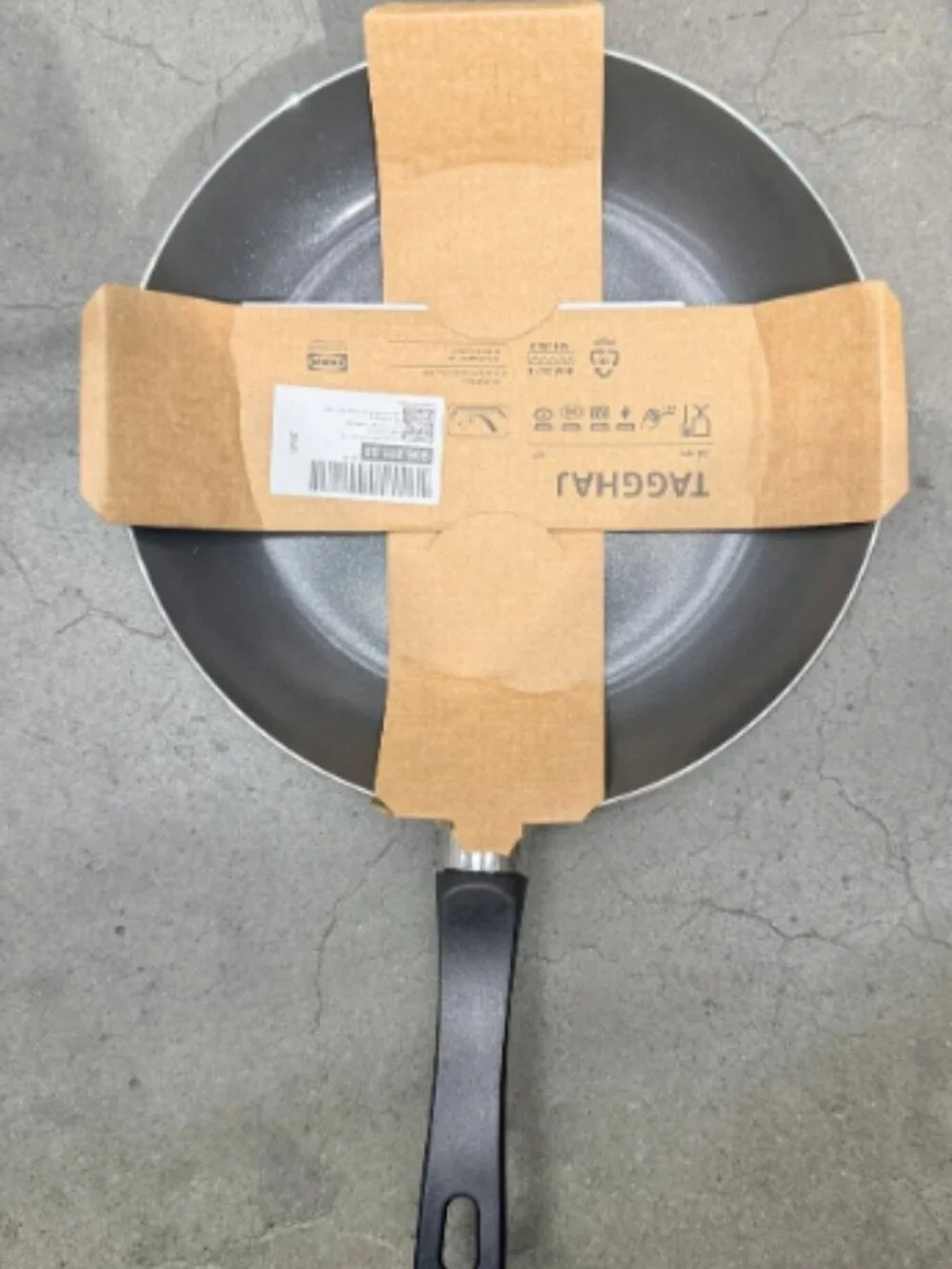 TAGGHAJ 905.811.55 Frying pan, non-stick coating black, 9